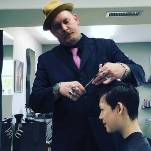 Meet your Posher, Casey